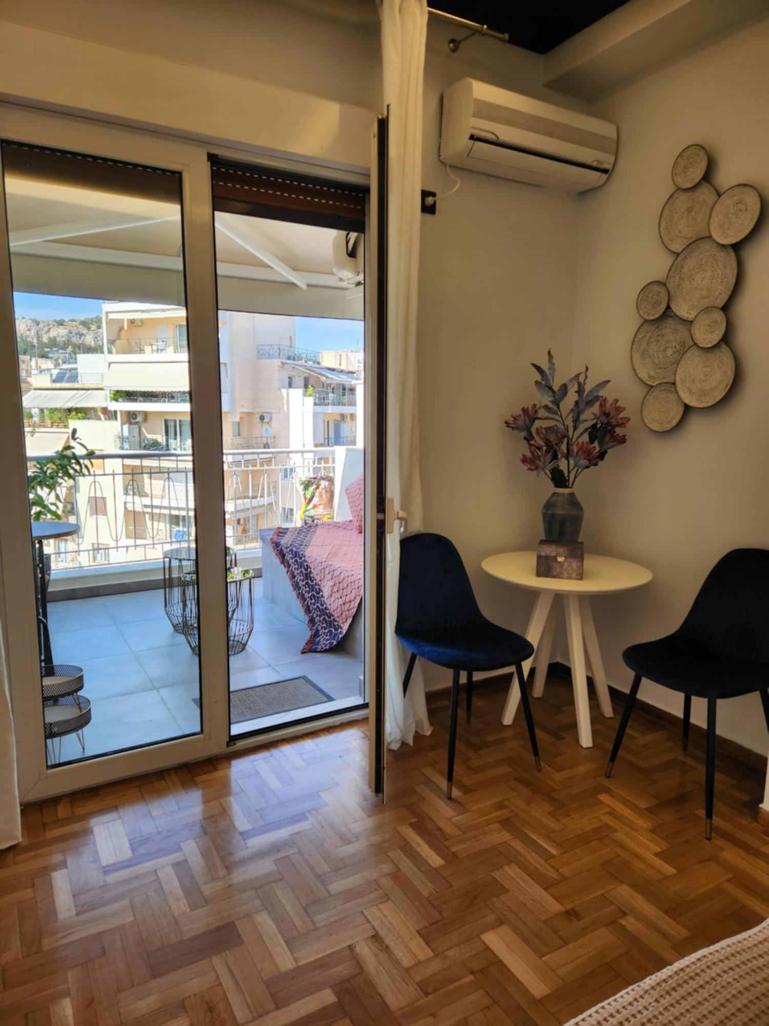 Bachelor Penthouse With Roof Garden Access, 15 M Walk To Acropolis Athens