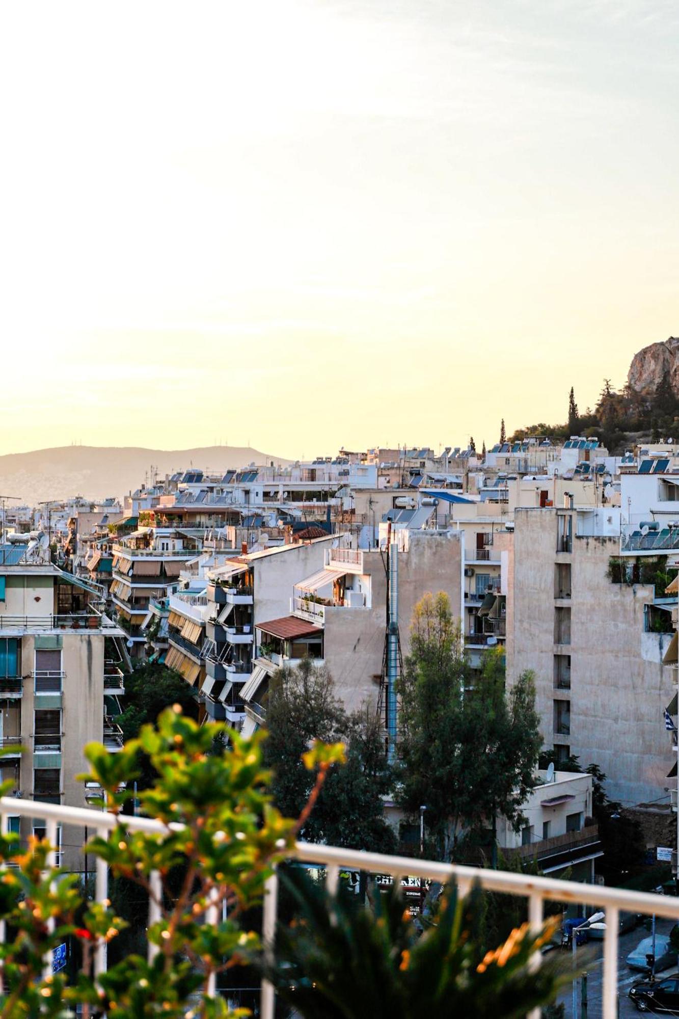 Bachelor Penthouse With Roof Garden Access, 15 M Walk To Acropolis Atenas