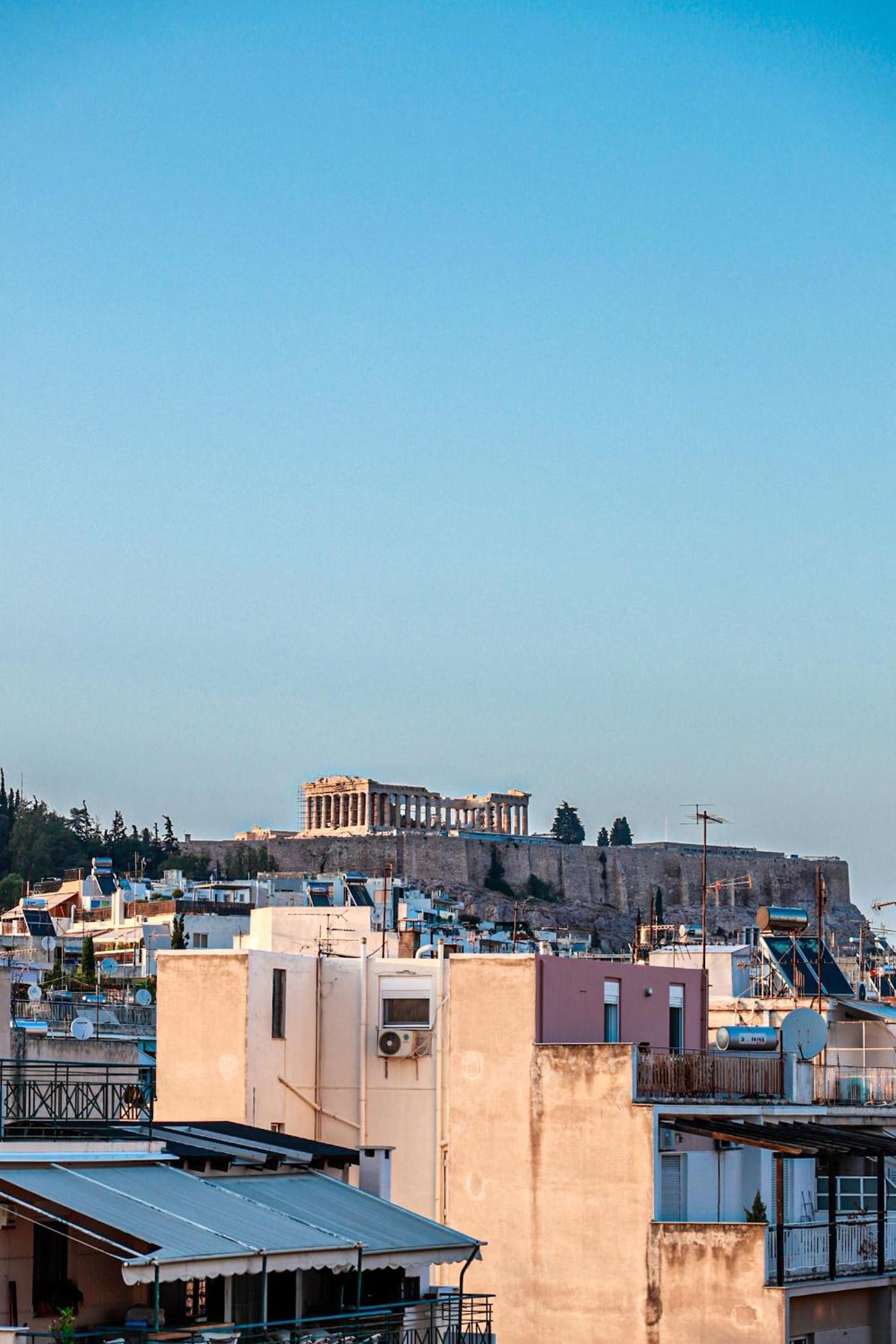 Apartamento Bachelor Penthouse With Roof Garden Access, 15 M Walk To Acropolis Atenas