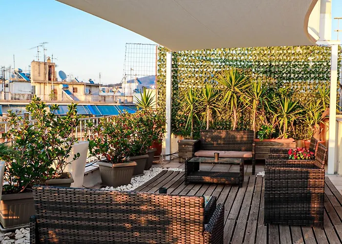 Bachelor Penthouse With Roof Garden Access, 15 M Walk To Acropolis