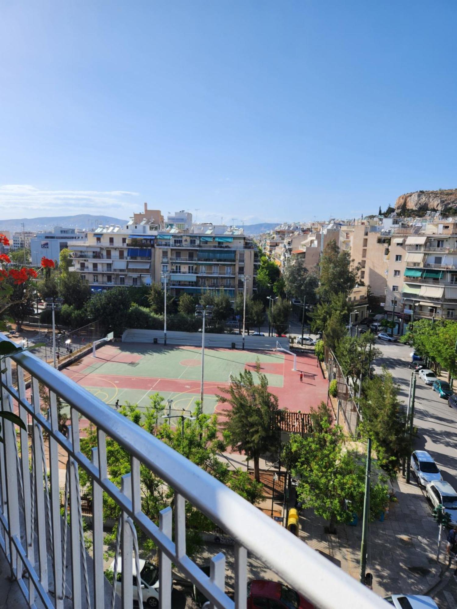 Bachelor Penthouse With Roof Garden Access, 15 M Walk To Acropolis * Athènes