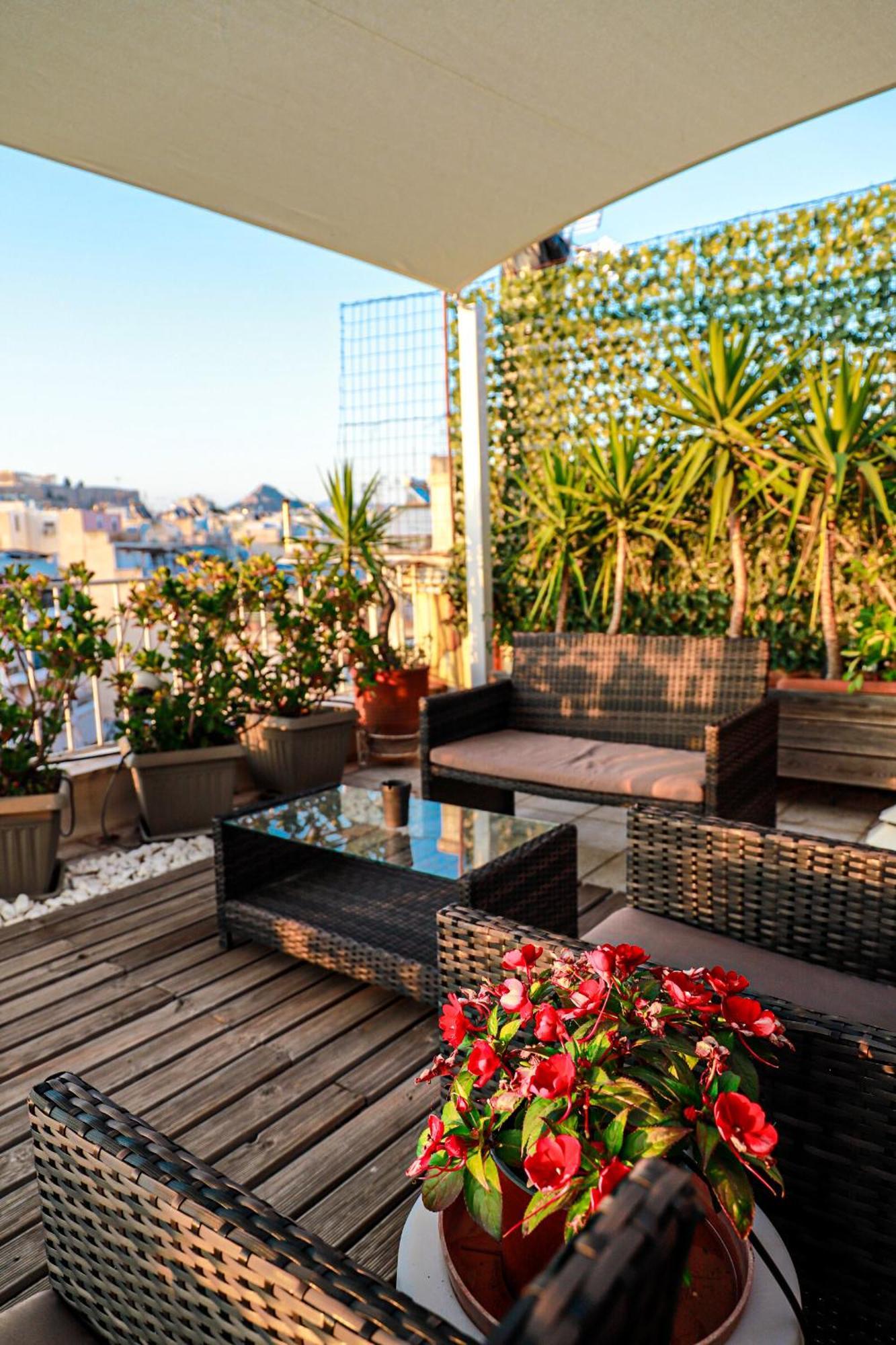 Bachelor Penthouse With Roof Garden Access, 15 M Walk To Acropolis Athènes