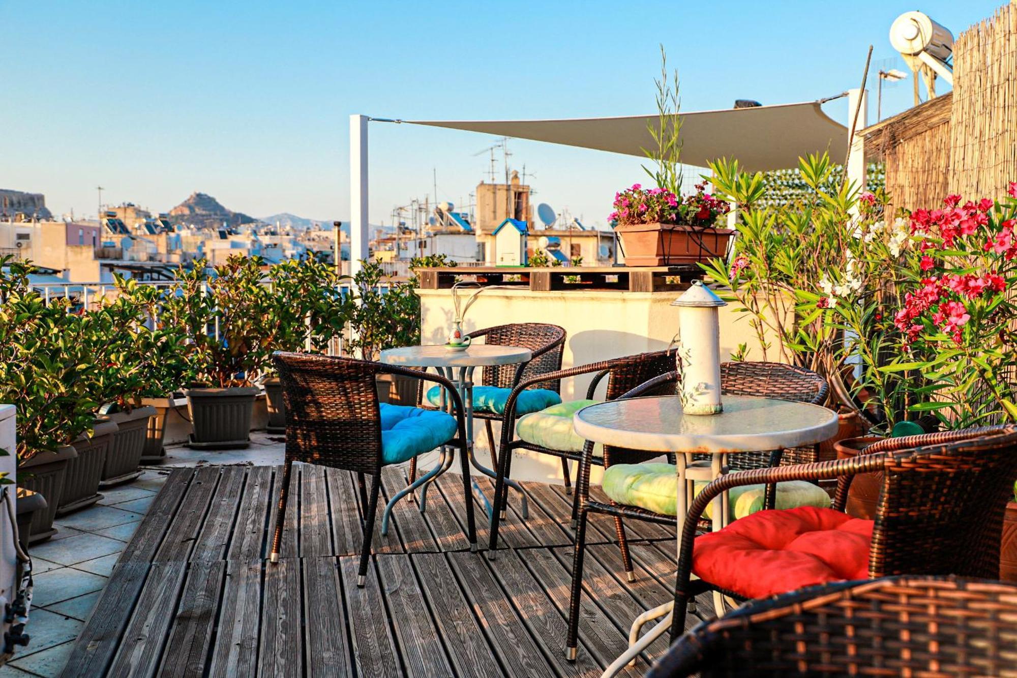Bachelor Penthouse With Roof Garden Access, 15 M Walk To Acropolis Athènes