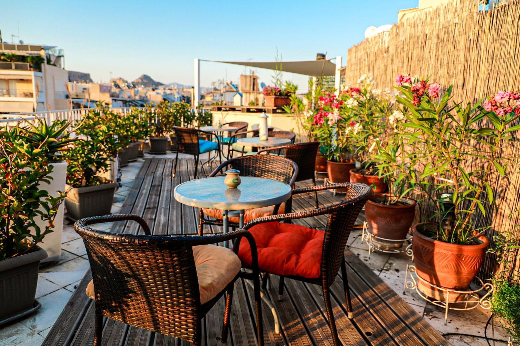 Bachelor Penthouse With Roof Garden Access, 15 M Walk To Acropolis Athènes